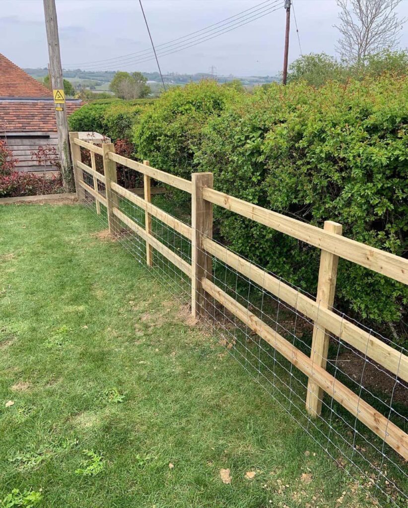 This is a photo of a picket fence and picket gate installed by Fast Fix Fencing Gillingham